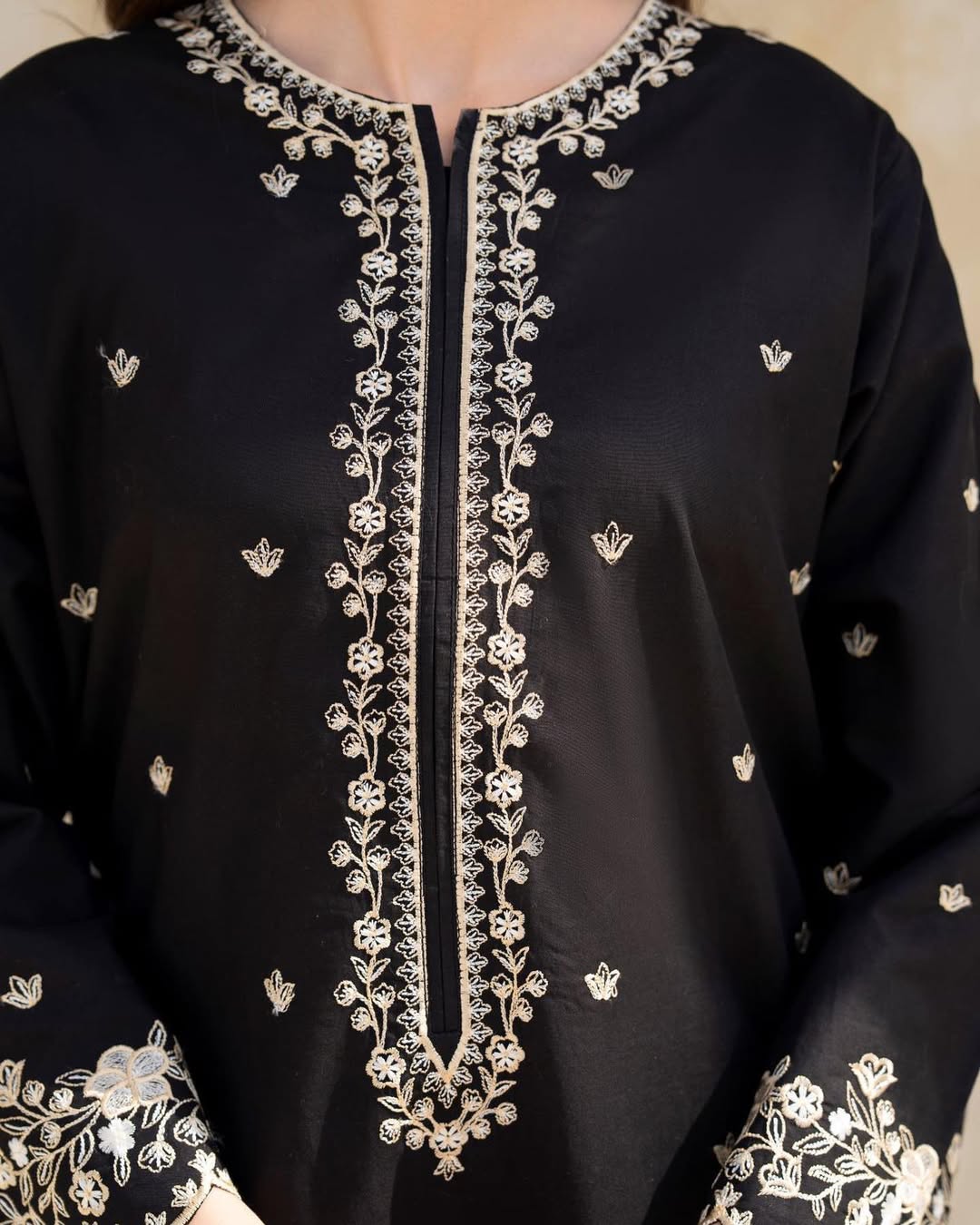 Black Huk Cotton Lawn 2pc Stiched