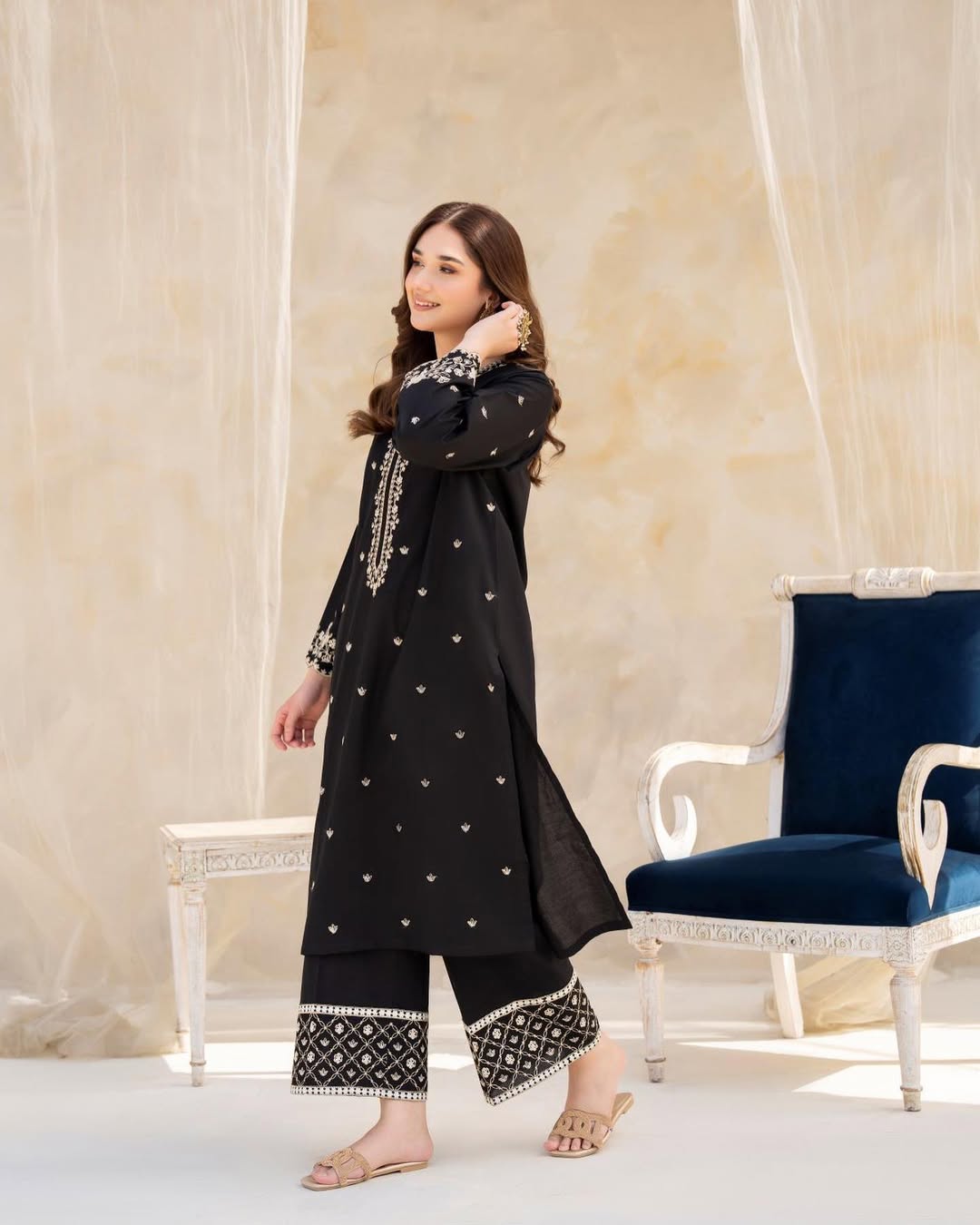 Black Huk Cotton Lawn 2pc Stiched