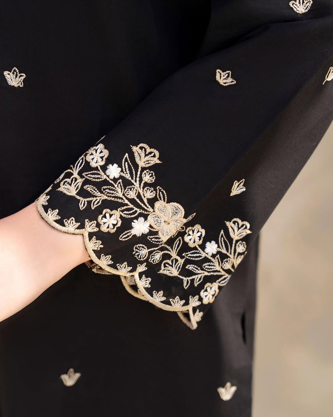 Black Huk Cotton Lawn 2pc Stiched
