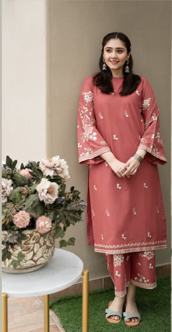 Durr-e-Fisha Embroidey 2pc Pure Lawn