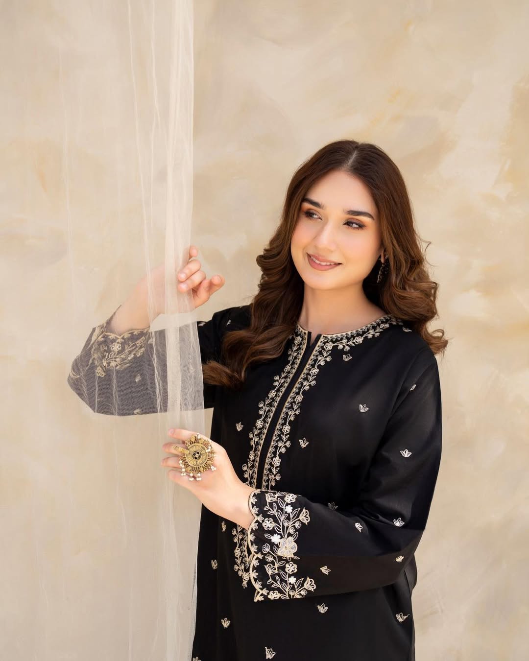 Black Huk Cotton Lawn 2pc Stiched